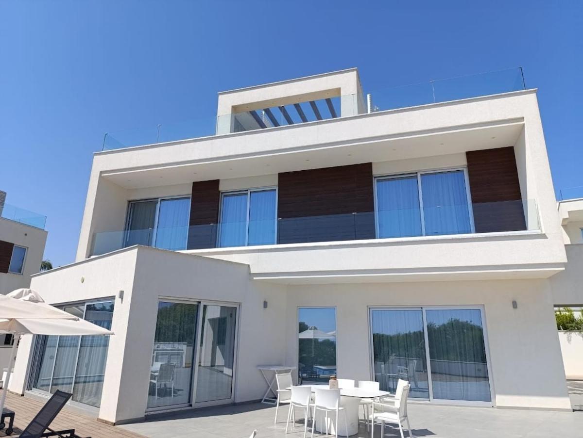 Beachfront Luxury Villa Idania Ayia Napa Esterno foto